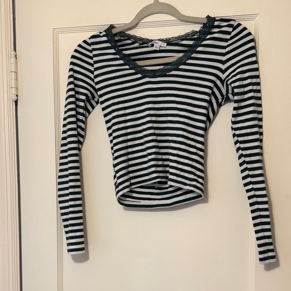 Striped Lace-Trim Long Sleeve Crop Top - Black & White